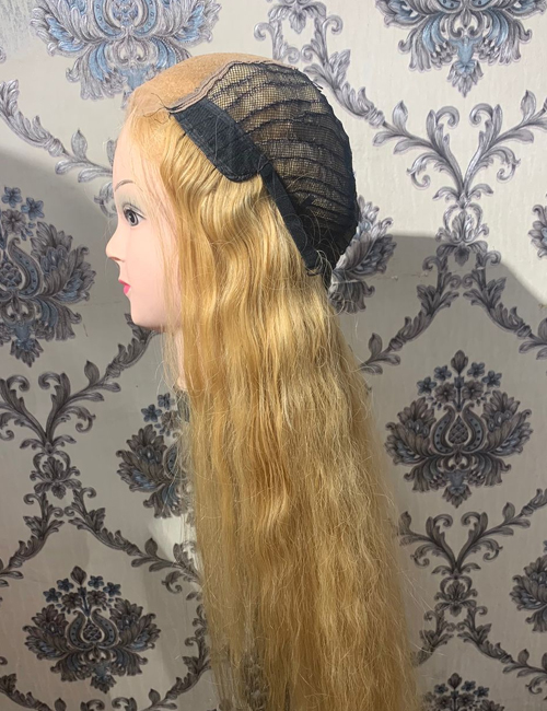 Blonde wavy Wig